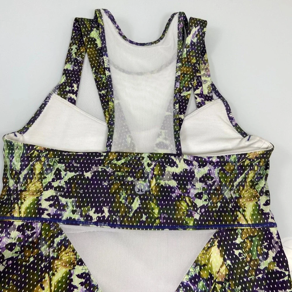 Lululemon Athletica Workout Tank Top Size 4 Geometric Print‎ Mesh Built in Bra